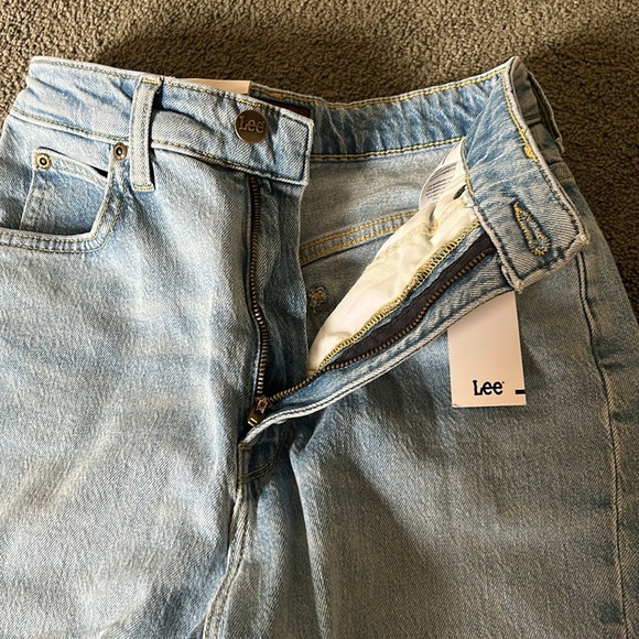 LEE High Rise Stella Tapered Jean with embroidered HEART PATCH - Picture 8 of 10